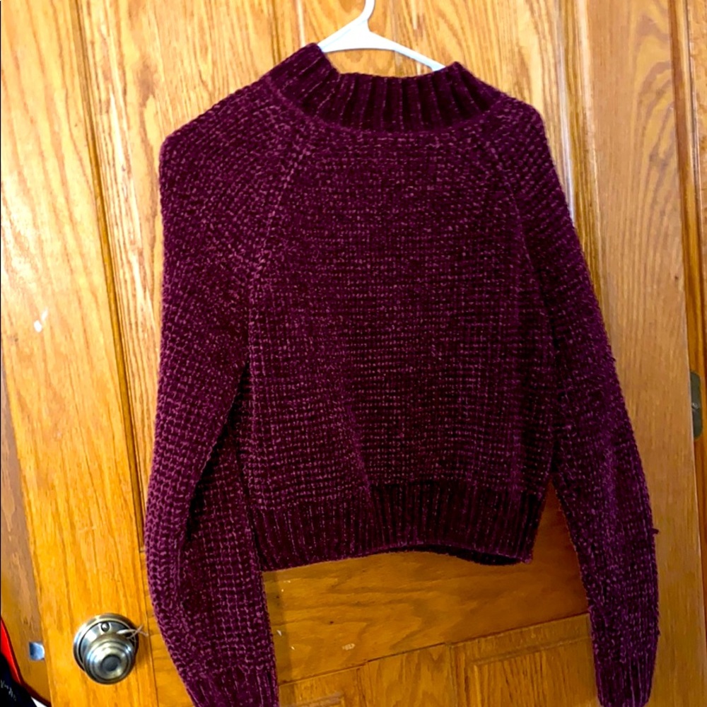 maroon sweater